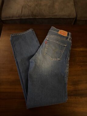 Levi's 314 Medium Blue shaping straight  Fit Denim Jeans 26